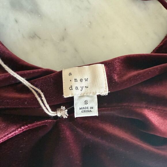 A New Day Faux Velvet Small Brand New With Tags Non Smoking - Picture 4 of 9